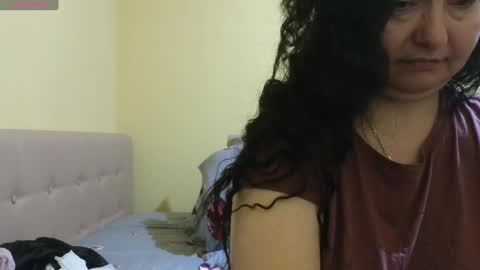 Snapshot of bbw_milf_4u chatting on February 6, 2025, 6:40 am Emma online show from February 6, 2025, 6:40 am