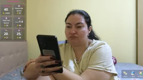 Snapshot of bbw_milf_4u chatting on February 7, 2025, 11:01 am Emma online show from February 7, 2025, 11:01 am