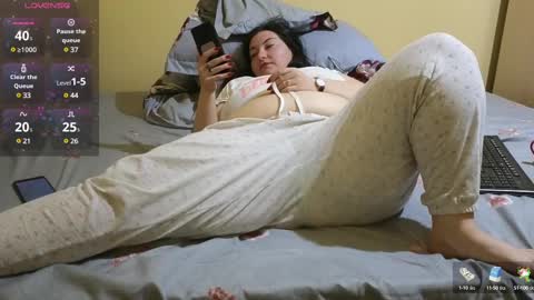 Snapshot of bbw_milf_4u chatting on February 22, 2025, 8:42 pm Emma online show from February 22, 2025, 8:42 pm