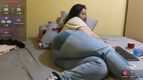 Snapshot of bbw_milf_4u chatting on March 3, 2025, 12:05 pm Emma online show from March 3, 2025, 12:05 pm
