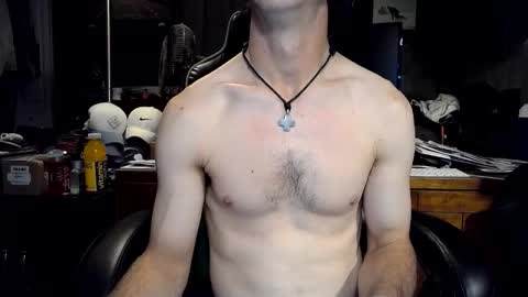 bchillin28 online show from October 13, 2025, 1:38 am