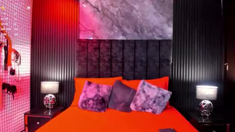 Danna  online show from March 8, 2026, 2:04 am