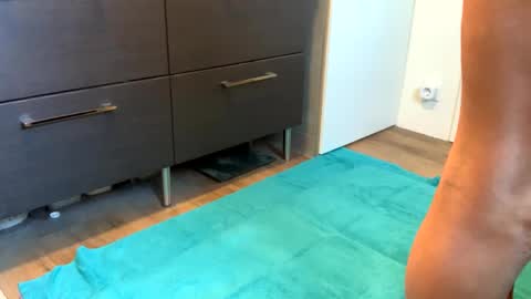 bdsm_toyboy online show from October 4, 2025, 8:12 am