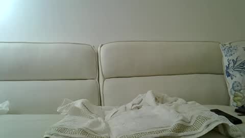 Beachlover39 online show from May 6, 2026, 2:40 am