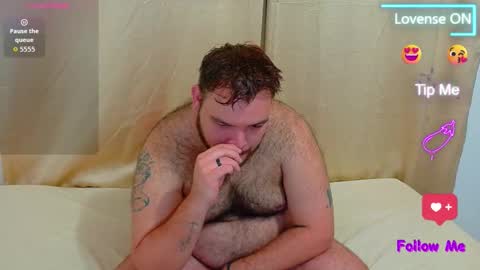 bigbearr online show from November 30, 2025, 3:43 am