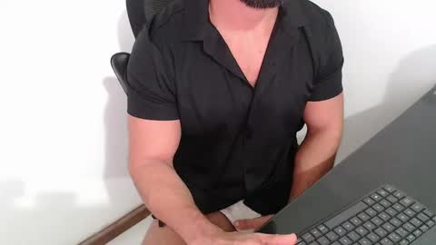 Snapshot of beard_top_guy chatting on May 7, 2026, 11:04 am Beard Guy online show from May 7, 2026, 11:04 am