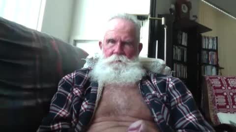 beardbushy online show from October 4, 2025, 3:54 pm