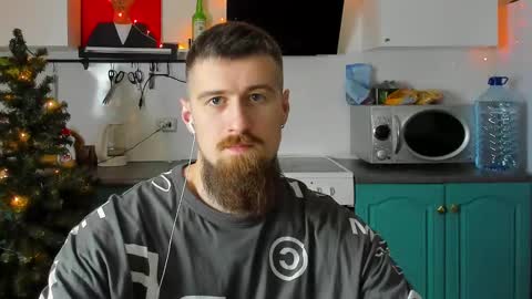 Snapshot of bearded_legend chatting on December 24, 2024, 6:06 pm Zeus online show from December 24, 2024, 6:06 pm