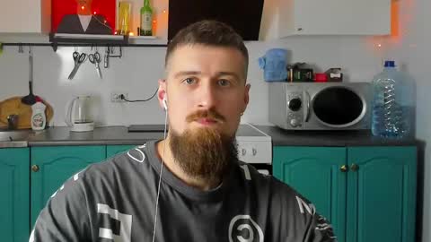 Snapshot of bearded_legend chatting on December 25, 2024, 8:07 pm Zeus online show from December 25, 2024, 8:07 pm