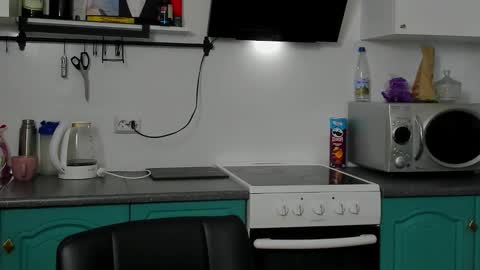 Snapshot of bearded_legend chatting on October 9, 2025, 9:02 pm Zeus online show from October 9, 2025, 9:02 pm