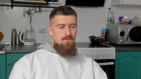 Snapshot of bearded_legend chatting on October 10, 2025, 9:25 pm Zeus online show from October 10, 2025, 9:25 pm