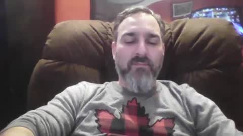 Snapshot of beardedambition chatting on January 3, 2025, 6:57 pm beardedambition online show from January 3, 2025, 6:57 pm