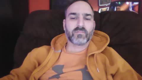 Snapshot of beardedambition chatting on February 2, 2025, 3:49 pm beardedambition online show from February 2, 2025, 3:49 pm