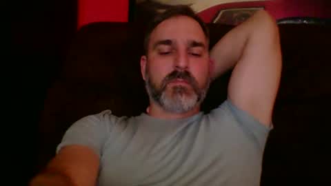 Snapshot of beardedambition chatting on September 30, 2025, 12:37 am beardedambition online show from September 30, 2025, 12:37 am