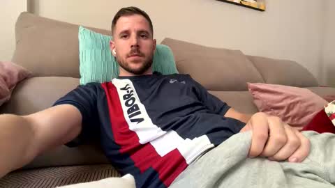 beastcumcam online show from April 19, 2026, 1:43 pm