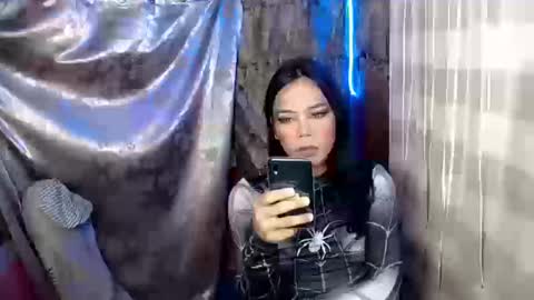 beatrice_luna online show from December 18, 2025, 4:29 am