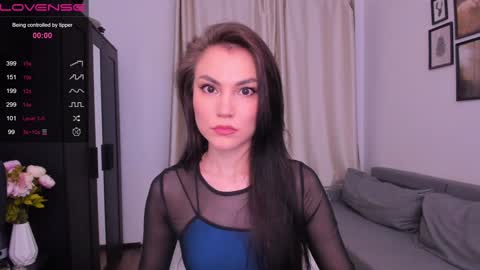 Snapshot of beatricefawne chatting on December 6, 2024, 10:19 pm Bzzz Bea online show from December 6, 2024, 10:19 pm