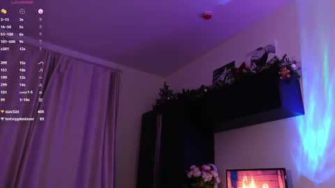 Snapshot of beatricefawne chatting on February 16, 2025, 1:25 am Bzzz Bea online show from February 16, 2025, 1:25 am