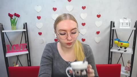 Snapshot of beatriceflyy chatting on December 18, 2024, 9:14 am BeatriceFlyy online show from December 18, 2024, 9:14 am