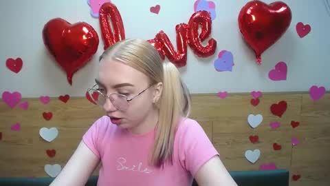 Snapshot of beatriceflyy chatting on February 18, 2025, 8:27 am BeatriceFlyy online show from February 18, 2025, 8:27 am