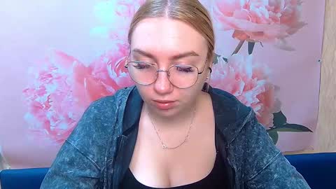 Snapshot of beatriceflyy chatting on September 15, 2025, 5:29 am BeatriceFlyy online show from September 15, 2025, 5:29 am