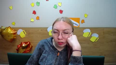 Snapshot of beatriceflyy chatting on September 19, 2025, 11:55 am BeatriceFlyy online show from September 19, 2025, 11:55 am