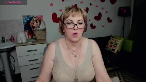 Snapshot of beautiful_lina7 chatting on March 2, 2025, 10:35 am your Lana online show from March 2, 2025, 10:35 am