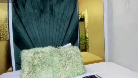 Snapshot of beautifulgirl4u_ chatting on February 27, 2026, 2:22 am online show from February 27, 2026, 2:22 am