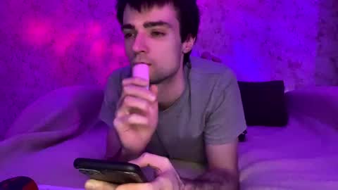 Nik online show from February 5, 2025, 3:13 am