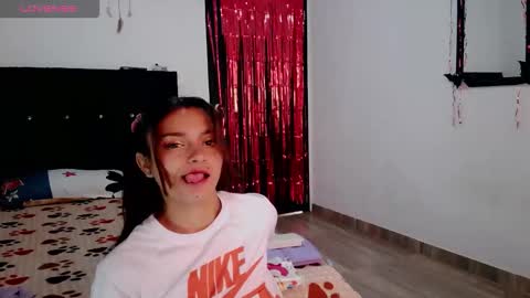 Snapshot of beauty_beastt chatting on November 28, 2025, 3:47 pm beautybeasstt online show from November 28, 2025, 3:47 pm