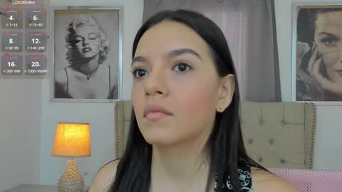 Snapshot of beautyari_ chatting on October 2, 2025, 12:23 pm Ariana Reyes online show from October 2, 2025, 12:23 pm