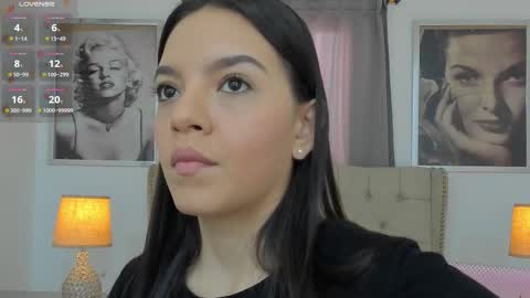 Snapshot of beautyari_ chatting on October 8, 2025, 12:25 pm Ariana Reyes online show from October 8, 2025, 12:25 pm