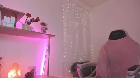 Eliise online show from October 4, 2025, 2:04 pm