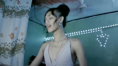 Snapshot of beautyhotasia123 chatting on December 3, 2024, 7:00 pm beautyhotasia123 online show from December 3, 2024, 7:00 pm