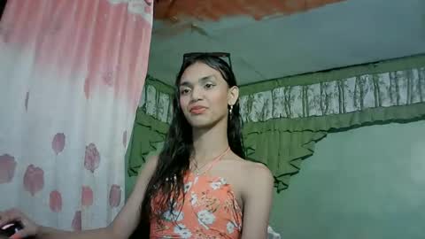 Snapshot of beautyhotasia123 chatting on January 8, 2025, 5:37 am beautyhotasia123 online show from January 8, 2025, 5:37 am