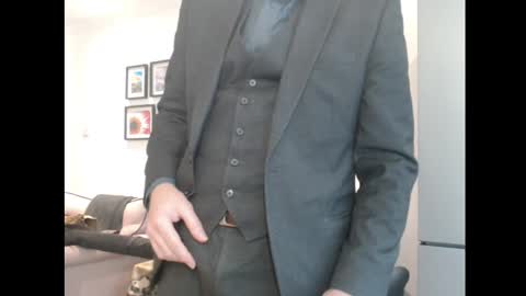 Snapshot of beautysbrit chatting on February 5, 2025, 3:20 pm BeautysBrit online show from February 5, 2025, 3:20 pm