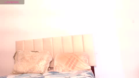 Jennifer online show from February 19, 2025, 2:44 am