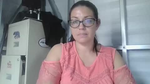 beccabee37 online show from February 27, 2026, 5:13 pm