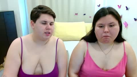 BeckyAndEllen online show from September 18, 2025, 9:44 am