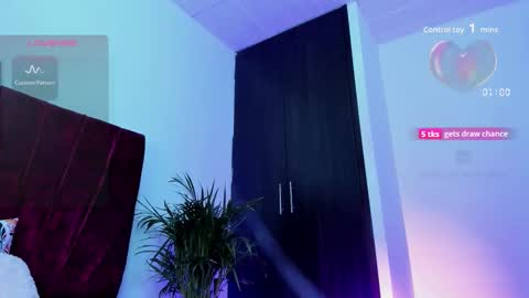 beckyrogue_44 online show from November 20, 2025, 9:31 am