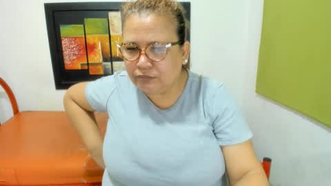 Snapshot of beckyummys chatting on December 16, 2024, 11:55 am beckyummys online show from December 16, 2024, 11:55 am