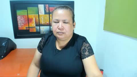 Snapshot of beckyummys chatting on February 12, 2025, 11:40 am beckyummys online show from February 12, 2025, 11:40 am