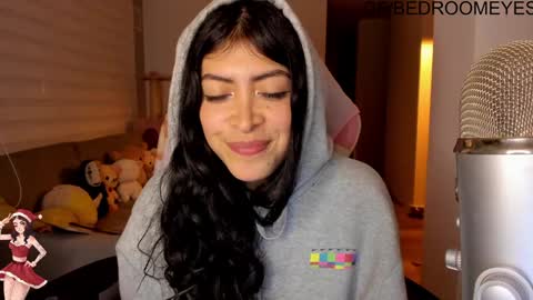 Snapshot of bedroomeyess chatting on January 6, 2025, 4:15 am Amber UwU IM MOVING AND IS CRAZY ILL BE BACK VERY SOON 3 MISS YA ALREADY online show from January 6, 2025, 4:15 am