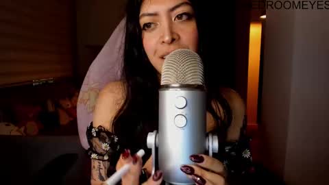 Snapshot of bedroomeyess chatting on February 14, 2025, 4:04 am Amber UwU IM MOVING AND IS CRAZY ILL BE BACK VERY SOON 3 MISS YA ALREADY online show from February 14, 2025, 4:04 am