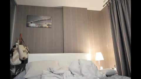 bee_thai online show from January 12, 2026, 4:45 pm