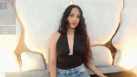 BELLA online show from September 25, 2025, 2:21 pm