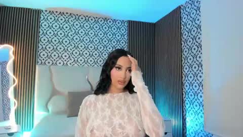 BELLA online show from June 5, 2026, 12:11 pm