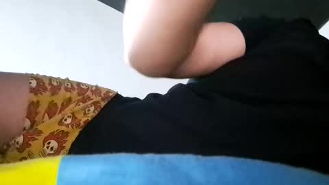 Snapshot of beenee3 chatting on January 8, 2025, 12:05 pm beenee3 online show from January 8, 2025, 12:05 pm