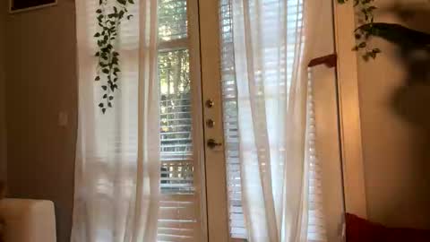 veronica  B online show from October 22, 2025, 9:14 pm