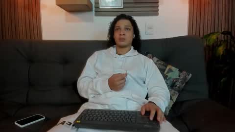 Snapshot of belamiramil chatting on October 10, 2025, 2:49 pm independent model online show from October 10, 2025, 2:49 pm